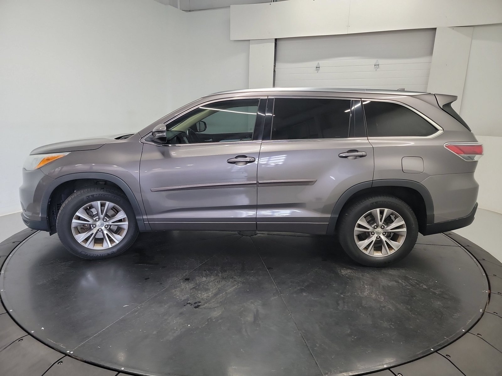 Used 2015 Toyota Highlander XLE FWD image 4