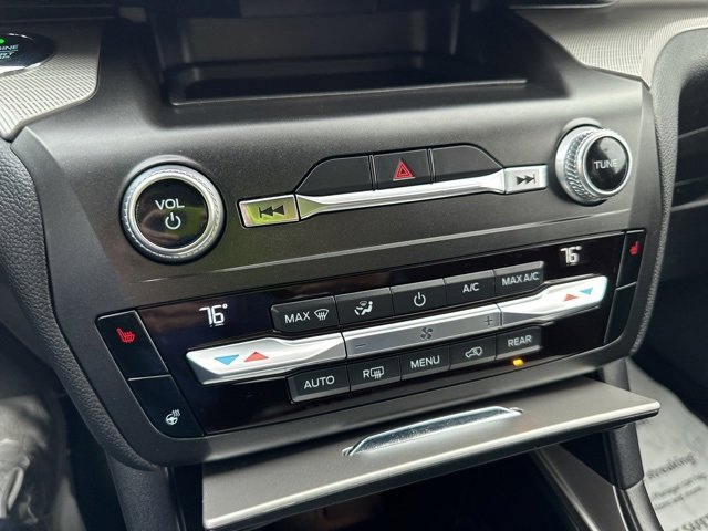 Used 2020 Ford Explorer XLT w/ Comfort Package image 23