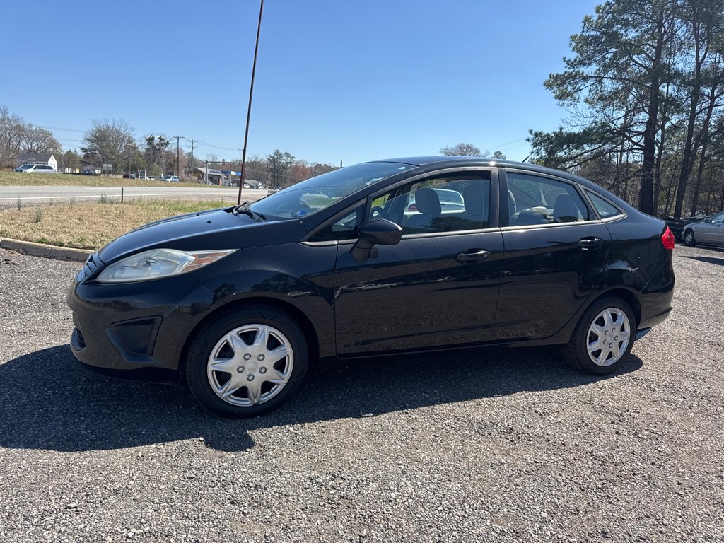 Used 2013 Ford Fiesta S w/ Convenience Pkg FWD image 3