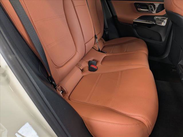 Used 2024 Mercedes-Benz GLC 300 4MATIC image 18