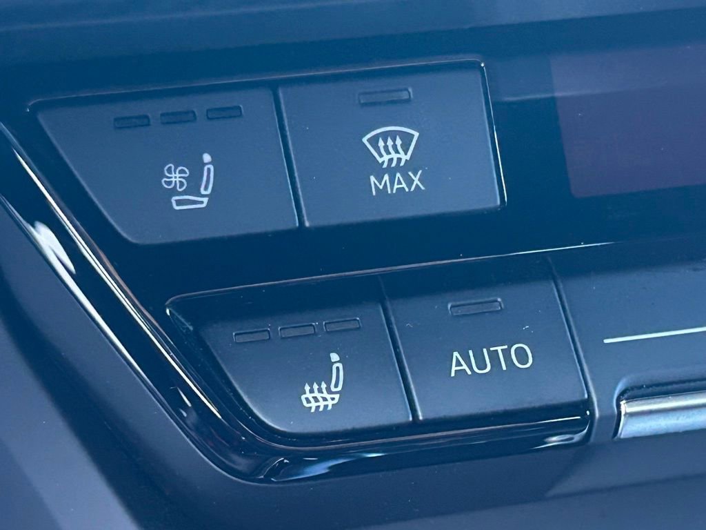 Used 2023 Audi RS e-tron GT w/ Carbon Performance Package image 35