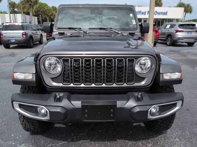 Used 2025 Jeep Gladiator Sport AWD/4WD image 9