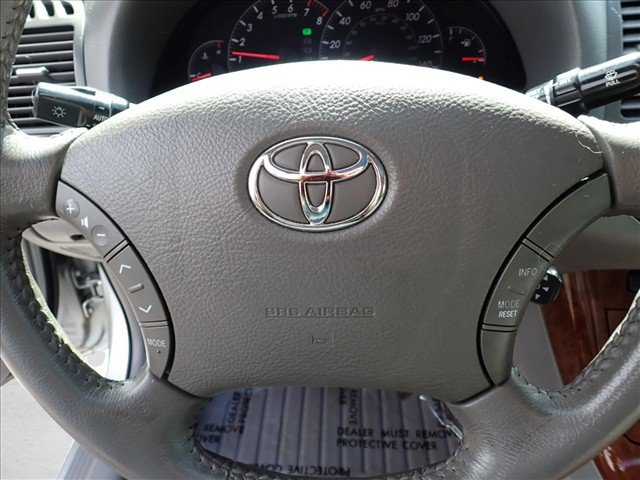 Used 2005 Toyota Camry XLE FWD image 13