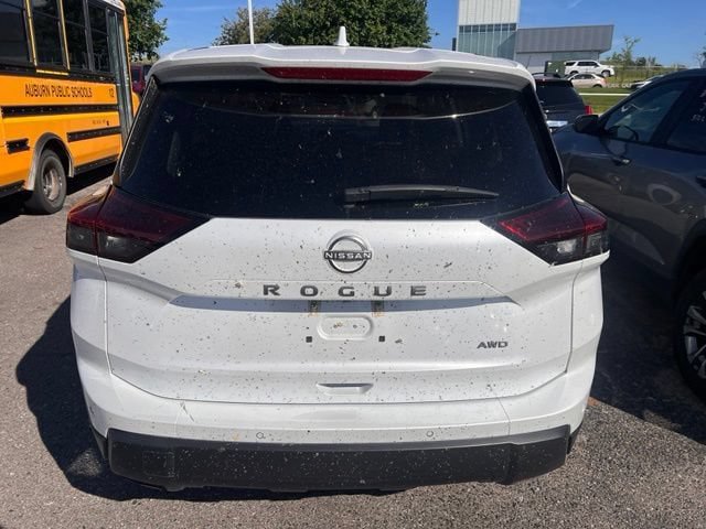 Used 2025 Nissan Rogue SV AWD/4WD image 4