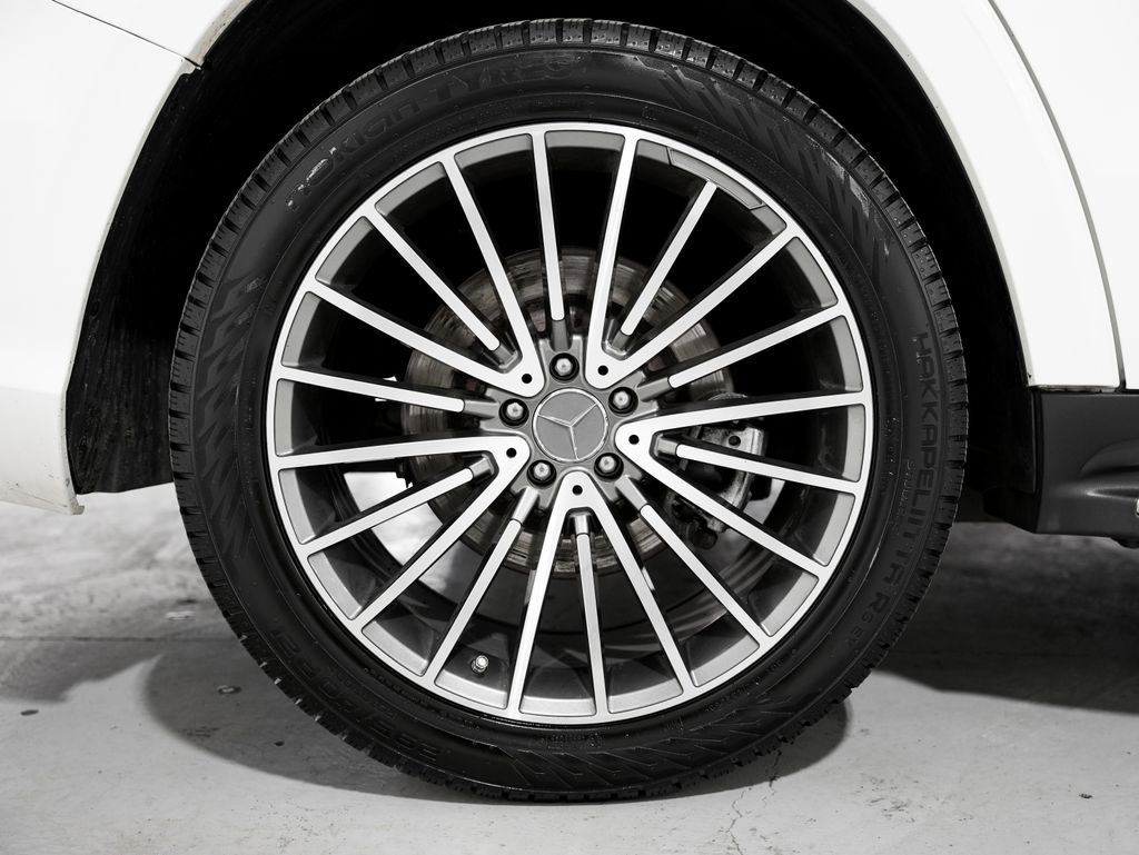 Used 2014 Mercedes-Benz GL 550 4MATIC image 41