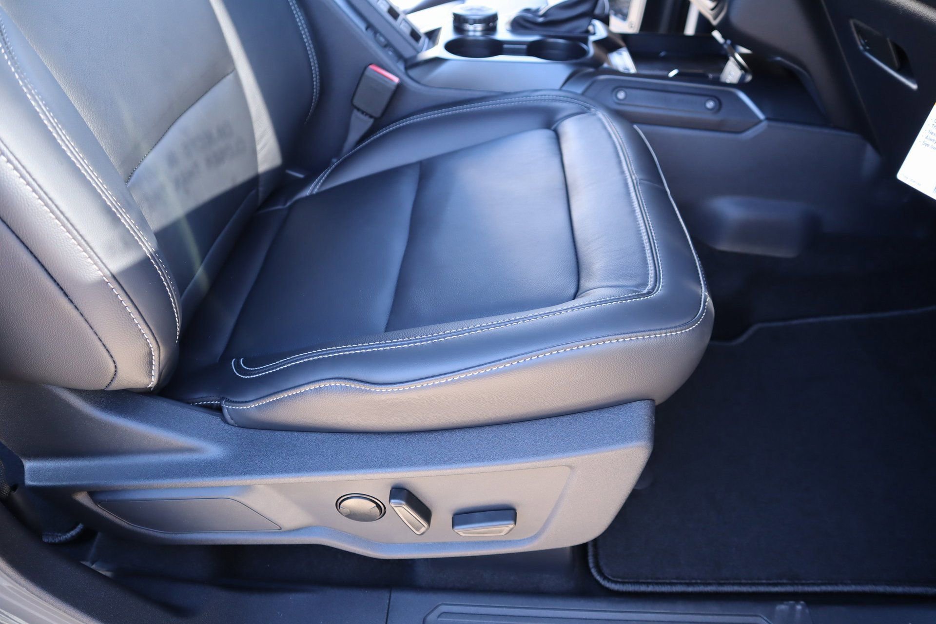 New 2025 Ford Bronco Outer Banks image 14