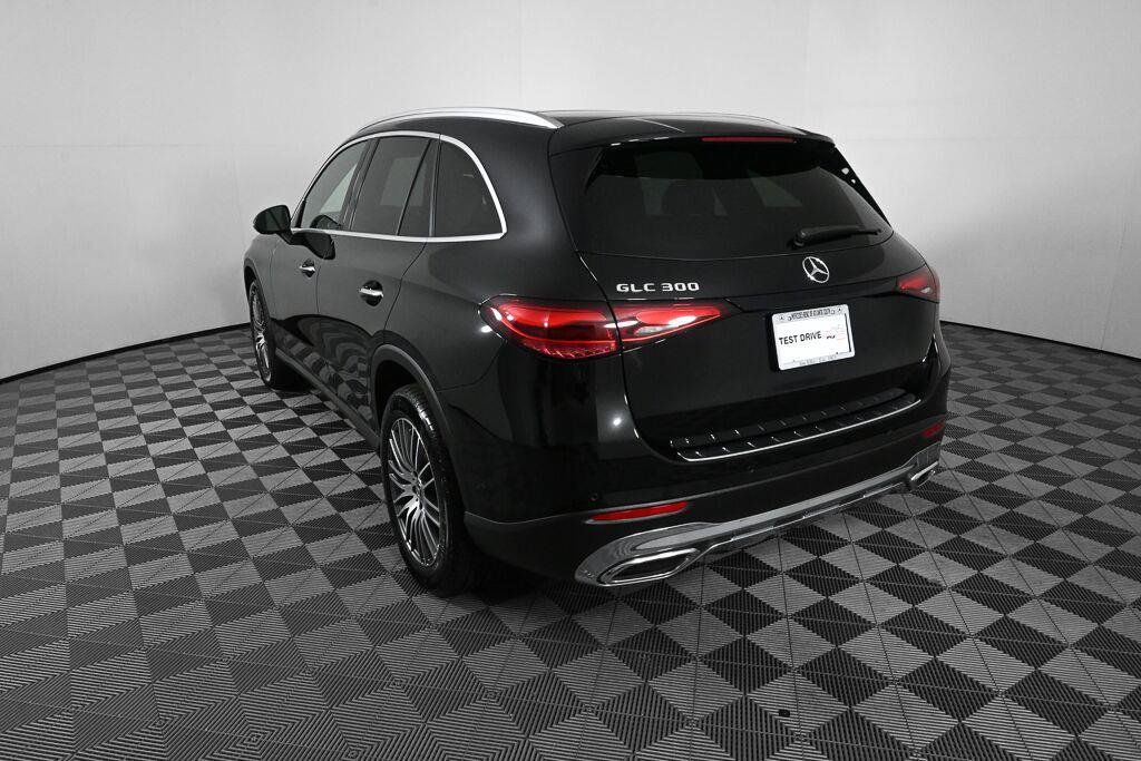 Certified 2025 Mercedes-Benz GLC 300 image 12