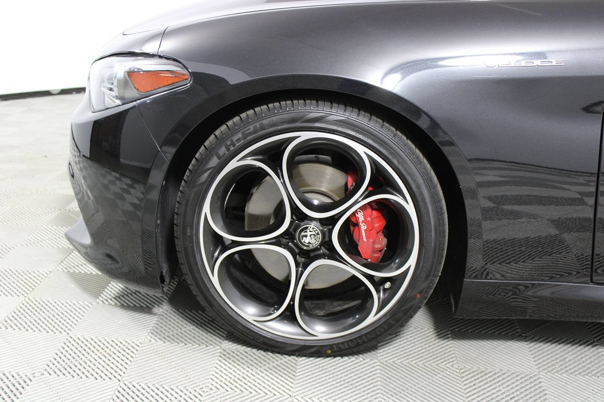 Used 2023 Alfa Romeo Giulia Veloce RWD image 39