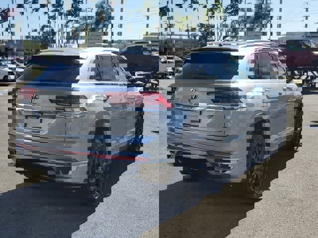 Used 2022 Volkswagen Atlas Cross Sport SEL R-Line image 7