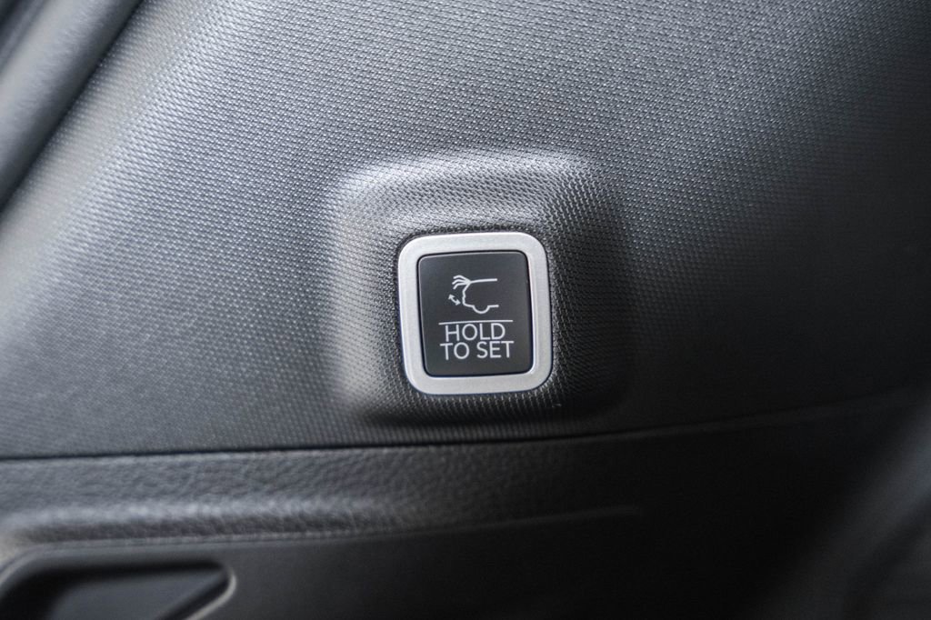 New 2025 Jeep Grand Cherokee Summit image 11