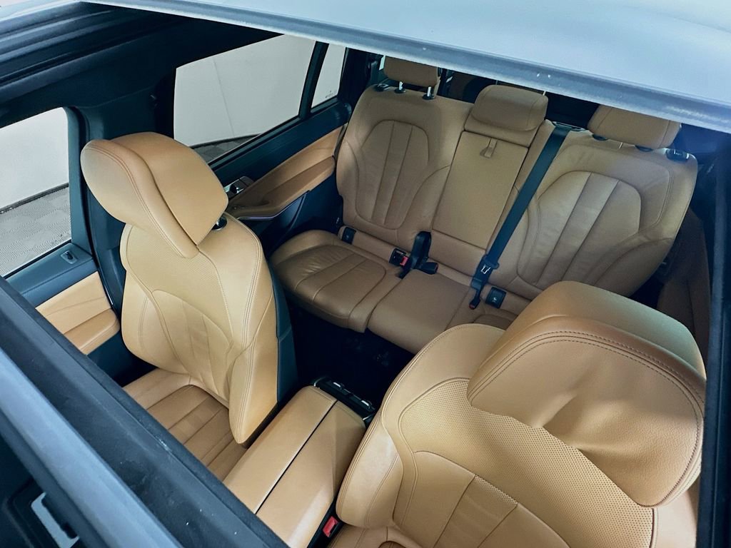 Used 2022 BMW X7 xDrive40i w/ M Sport Package image 23