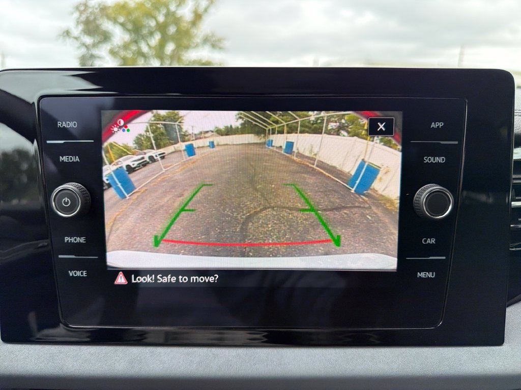Used 2025 Volkswagen Jetta SE w/ Sunroof Package FWD image 37