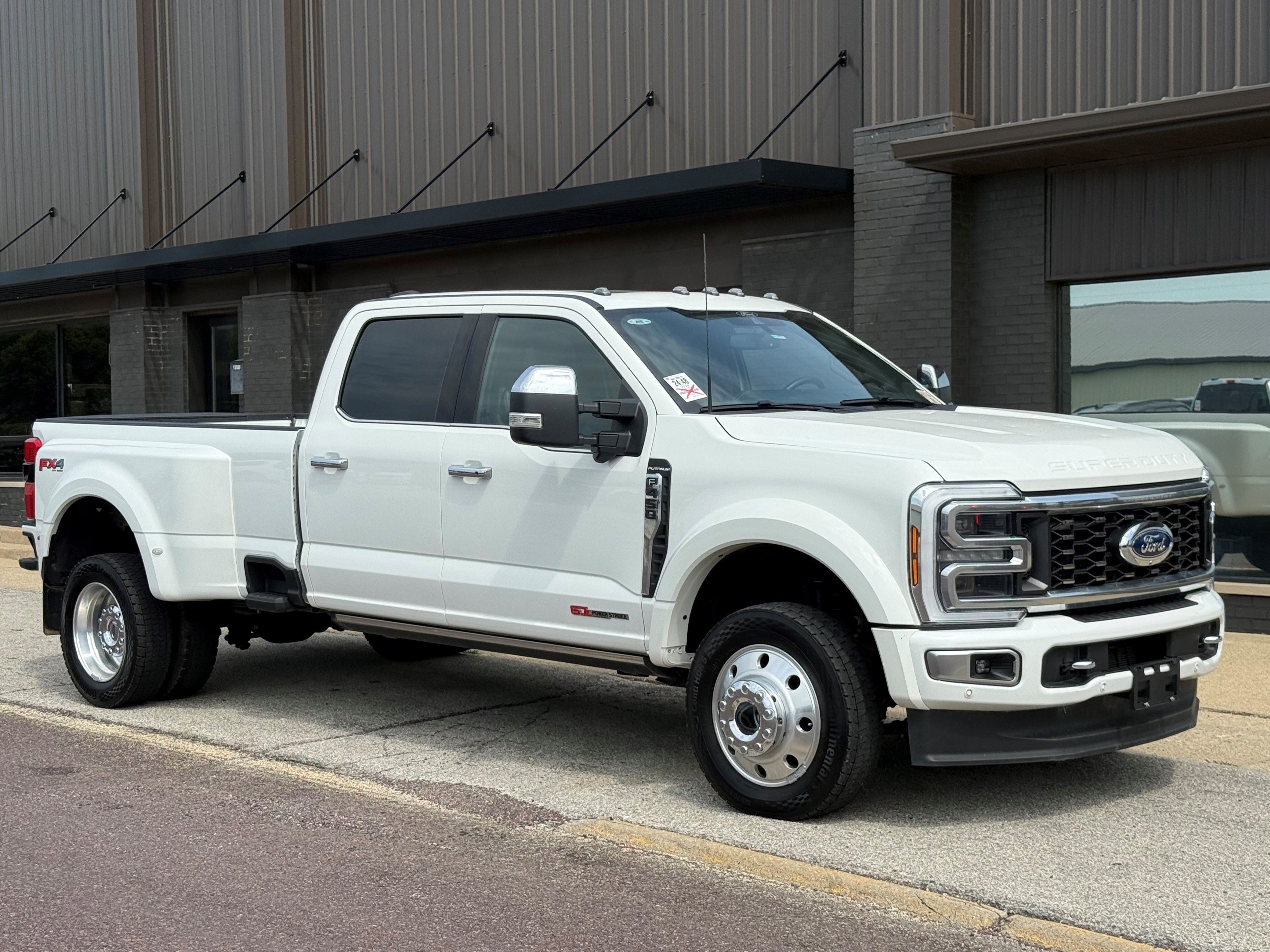 Used 2024 Ford F450 Platinum w/ FX4 Off-Road Package AWD/4WD image 3