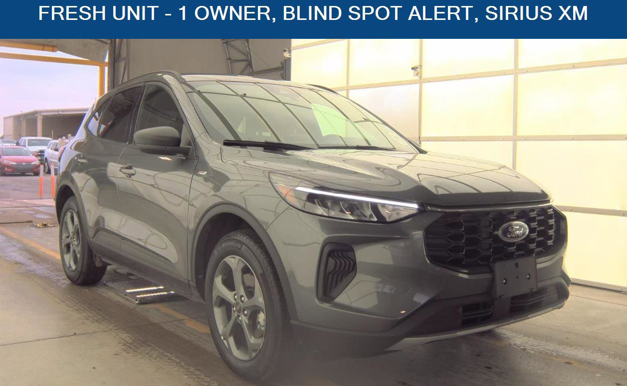 Used 2025 Ford Escape ST-Line AWD/4WD image 1