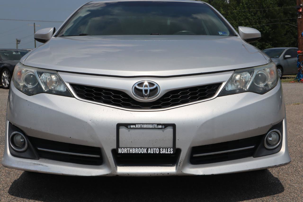 Used 2012 Toyota Camry SE FWD image 10