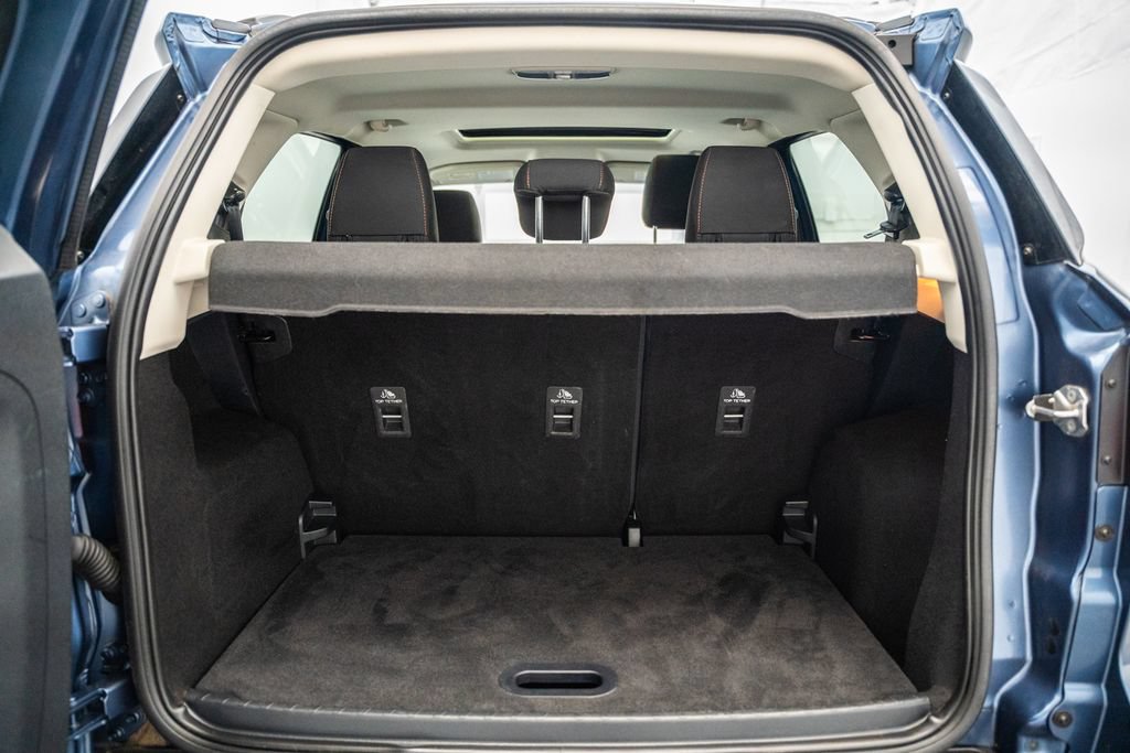 Used 2021 Ford EcoSport SE w/ SE Convenience Package FWD image 12