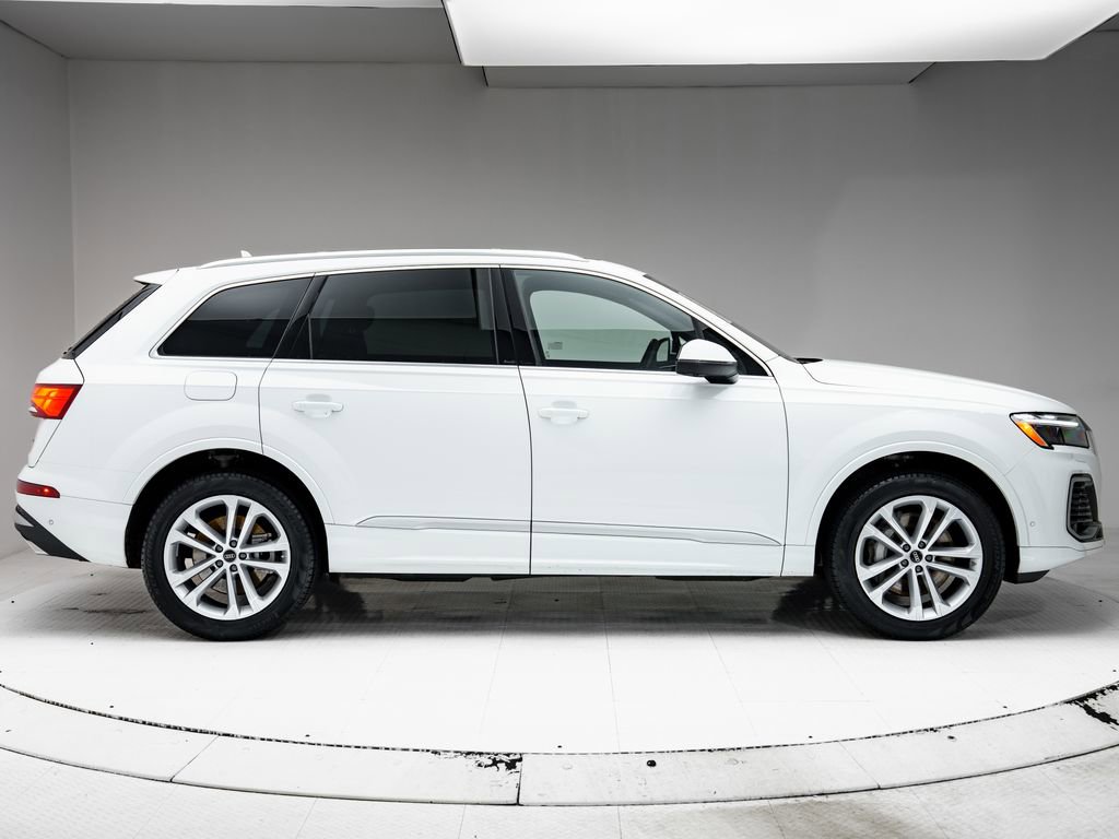 Certified 2025 Audi Q7 3.0T Premium w/ Convenience Package image 32