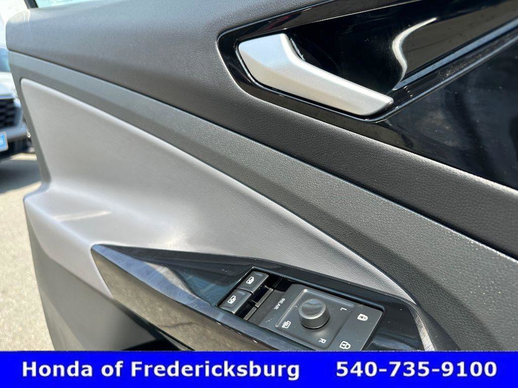 Used 2021 Volkswagen ID.4 Pro image 25