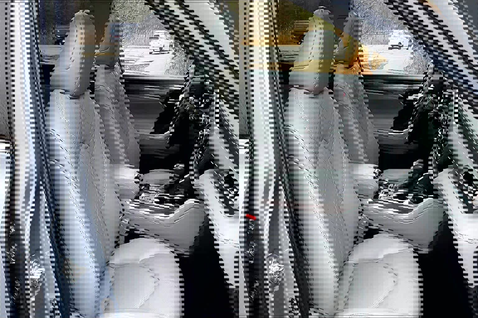 Used 2024 Toyota Highlander Platinum image 8