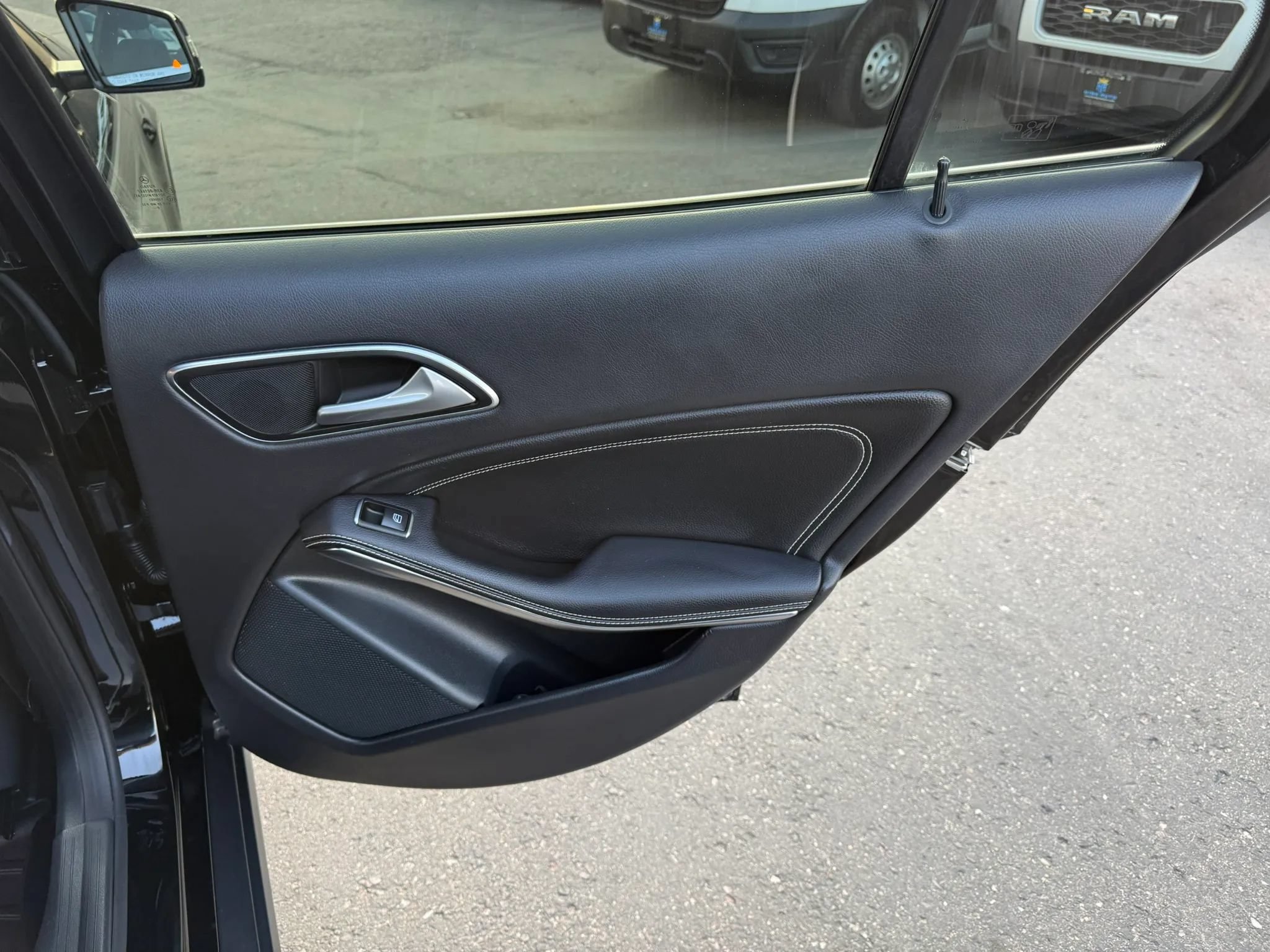 Used 2019 Mercedes-Benz GLA 250 4MATIC image 36