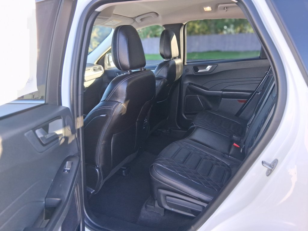 Used 2023 Ford Escape SE w/ PHEV Premium Package FWD image 18