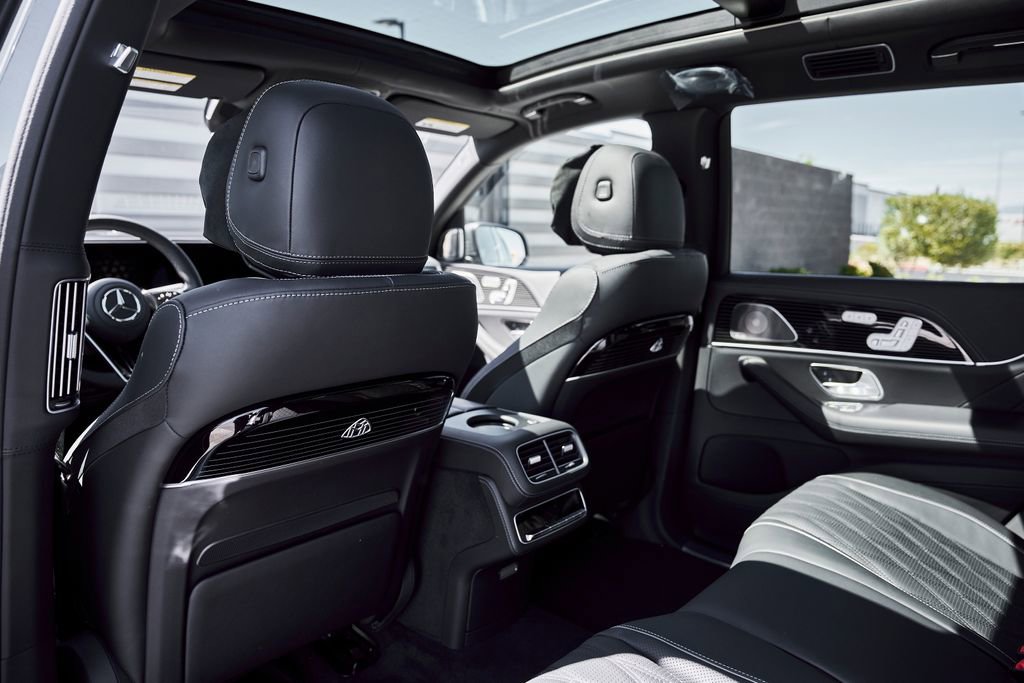 Used 2026 Mercedes-Benz Maybach GLS 600 4MATIC image 39