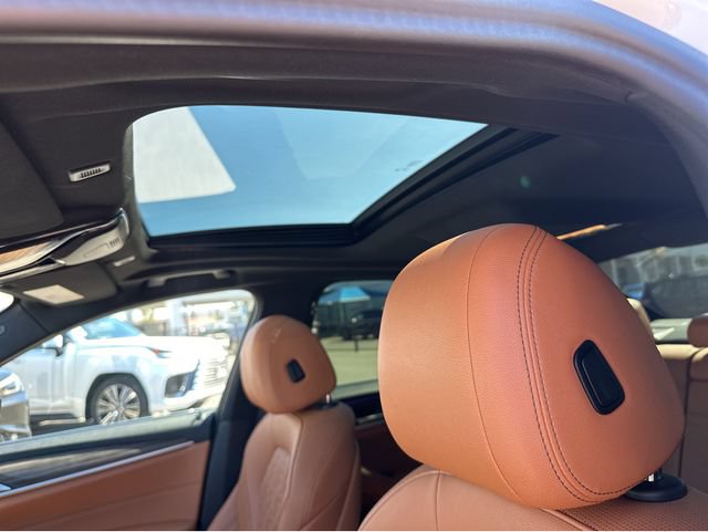 Used 2021 BMW 540i w/ Premium Package RWD image 7