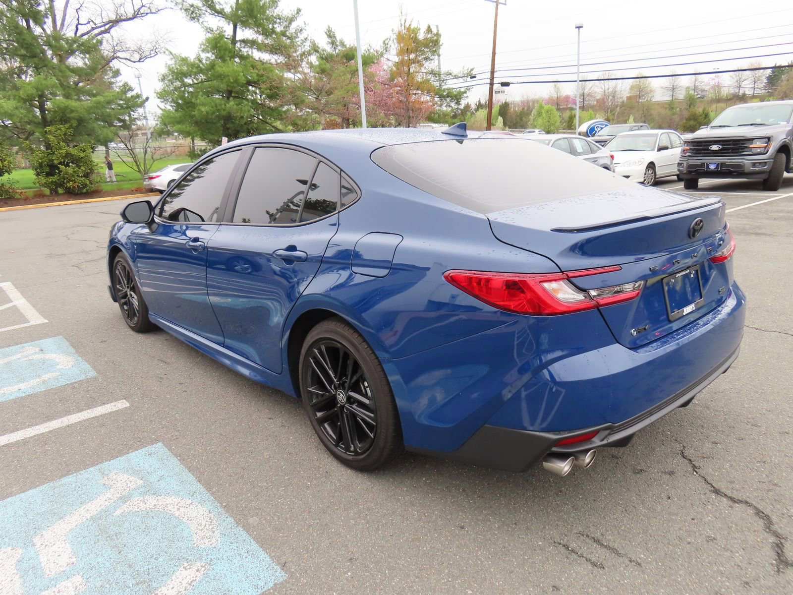 Used 2025 Toyota Camry SE w/ Multimedia Upgrade Package image 7