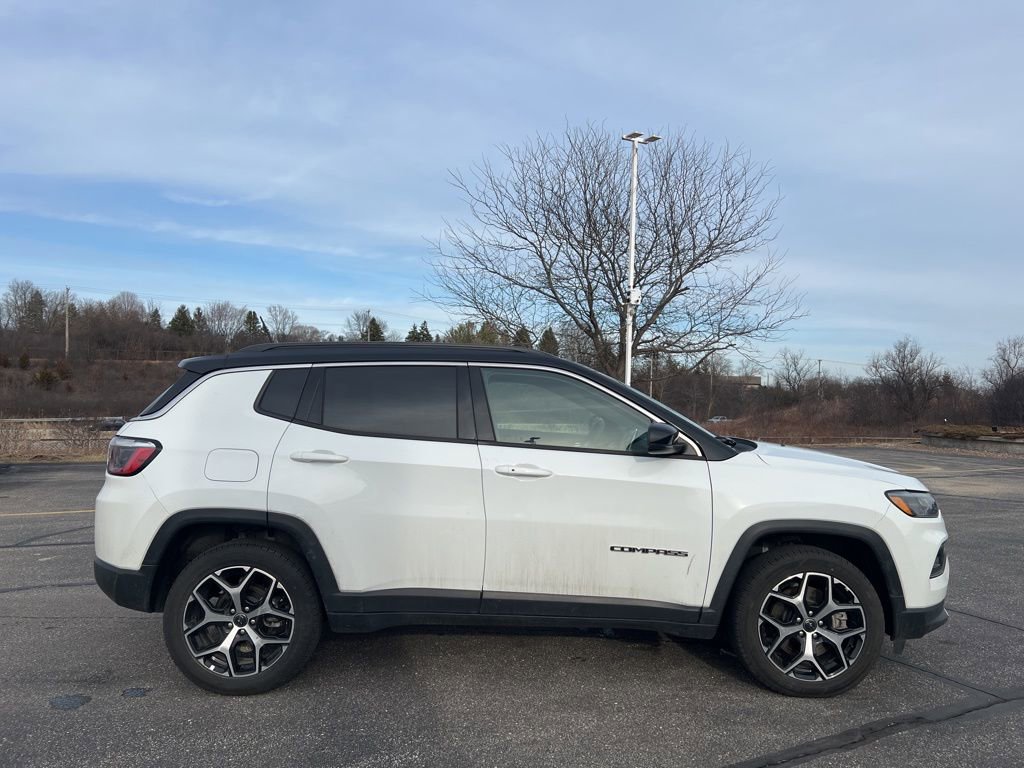 Used 2025 Jeep Compass Limited image 3