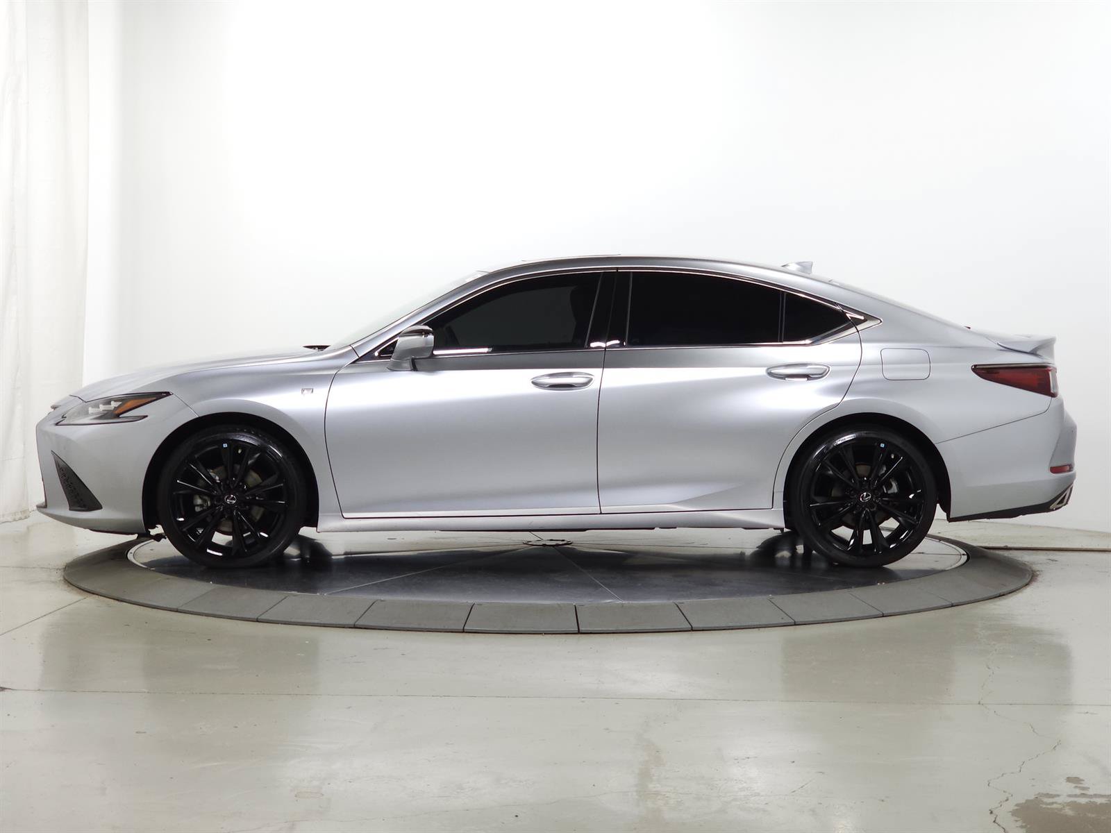 Certified 2023 Lexus ES 350 F Sport w/ Accessory Package (Z1) FWD image 4