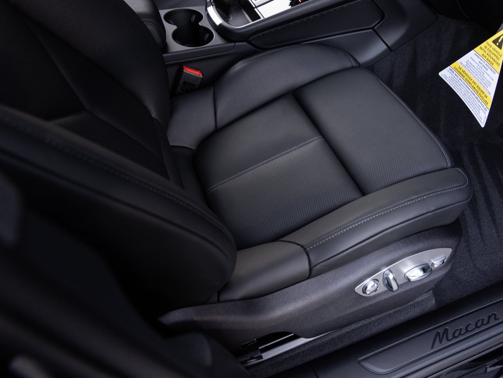 New 2026 Porsche Macan AWD/4WD image 35