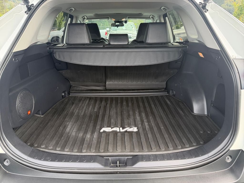 Used 2021 Toyota RAV4 XLE Premium AWD/4WD image 22