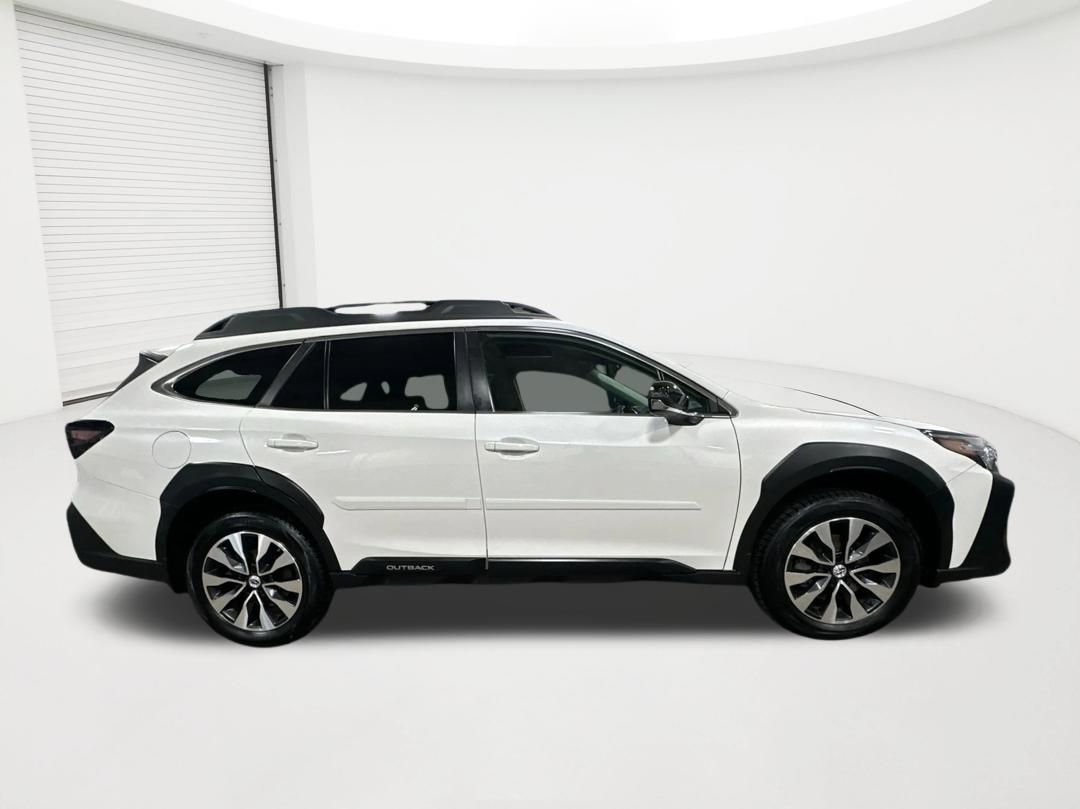 Used 2023 Subaru Outback Limited XT AWD/4WD image 4
