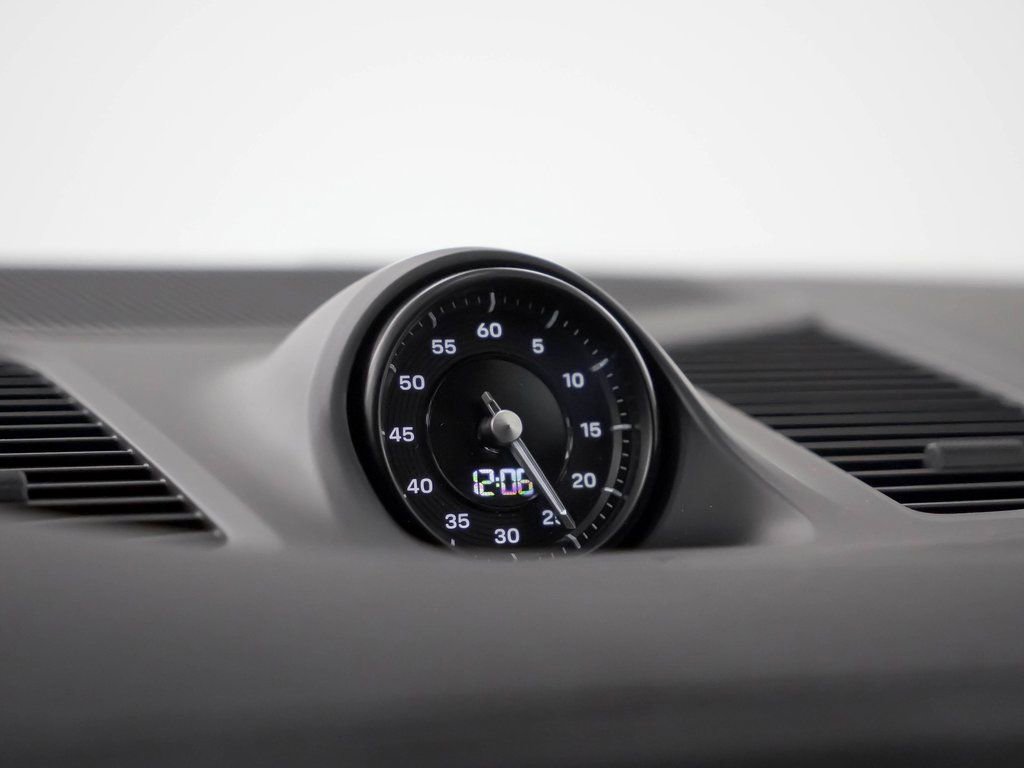 Certified 2025 Porsche Cayenne Coupe image 29