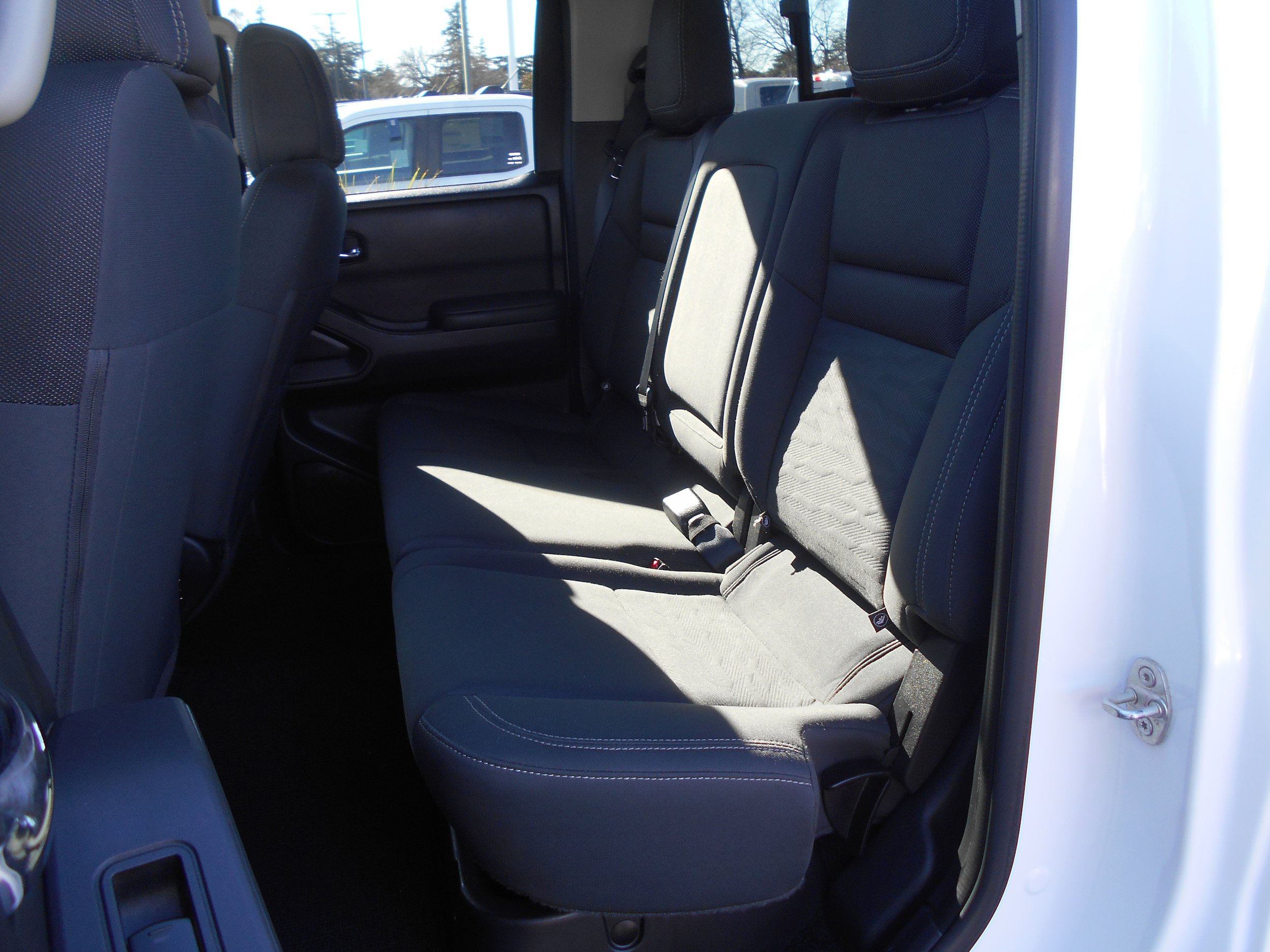 Used 2023 Nissan Frontier SV w/ Technology Package AWD/4WD image 8
