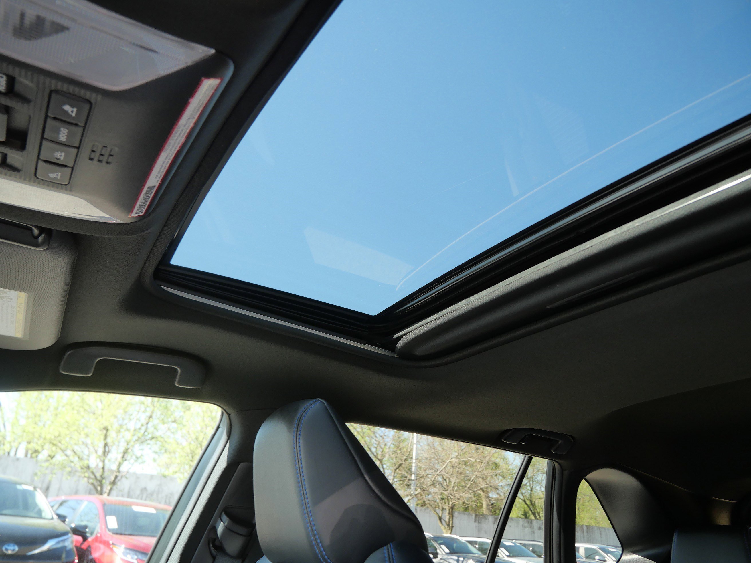 Used 2021 Toyota RAV4 XSE w/ XSE Grade Weather Package AWD/4WD image 33