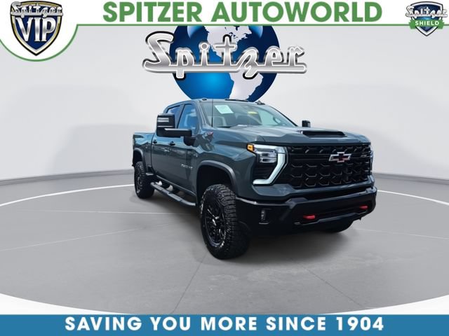 Used 2025 Chevrolet Silverado 2500 ZR2 w/ Technology Package AWD/4WD image 2