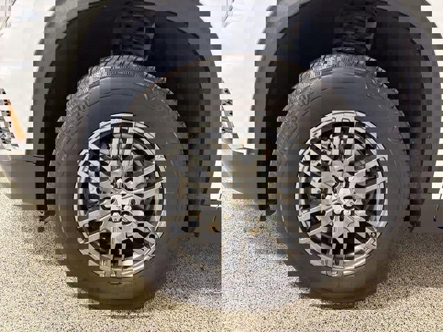 Used 2025 GMC Acadia Elevation image 35