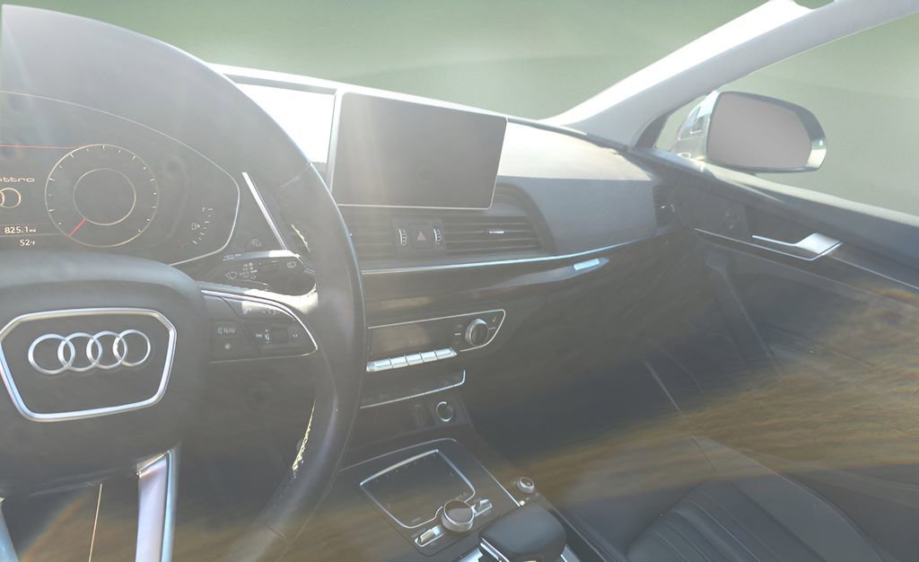 Used 2020 Audi Q5 2.0T Premium Plus w/ Premium Plus Package AWD/4WD image 11