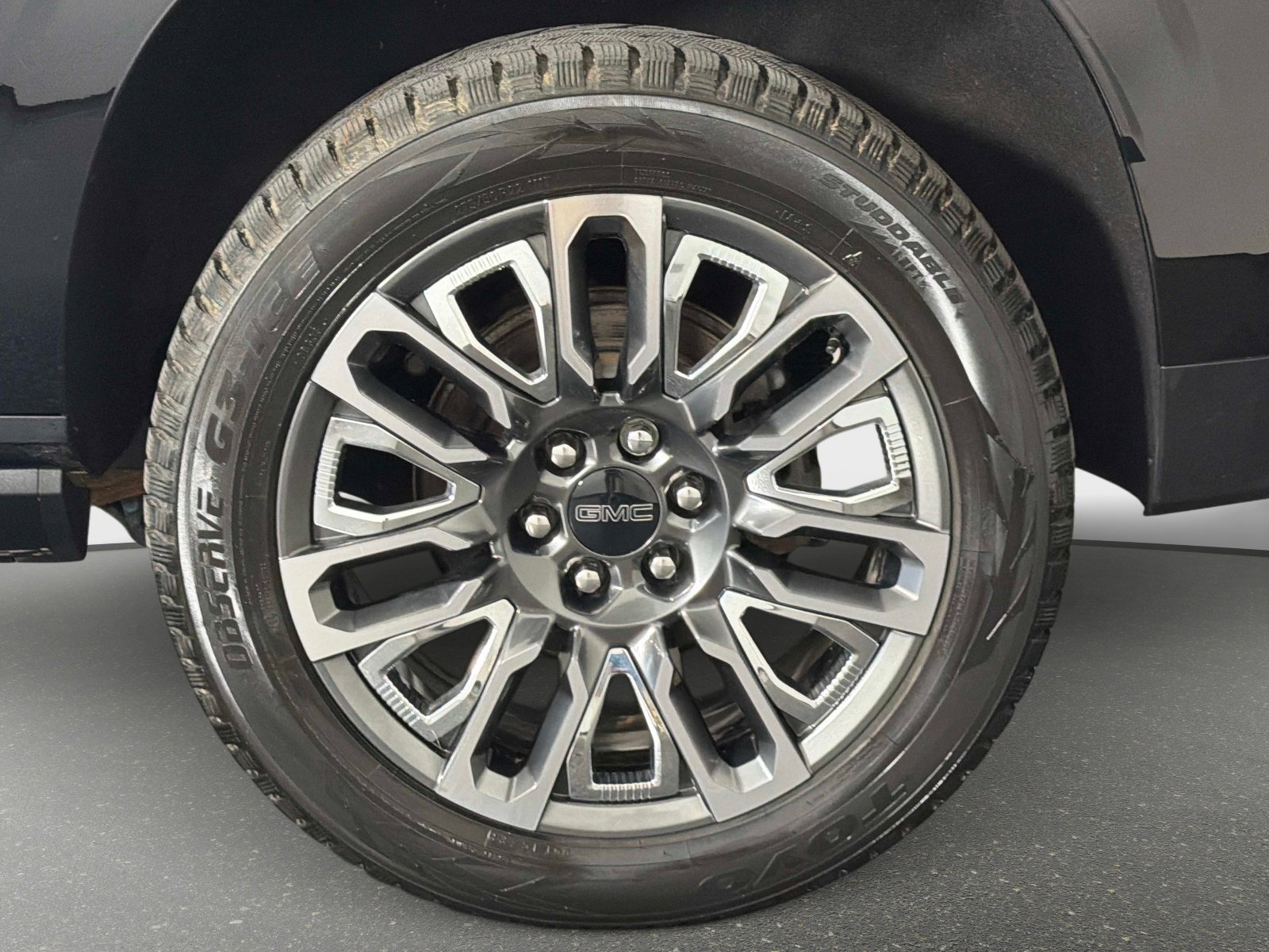 Used 2024 GMC Yukon XL Denali Ultimate AWD/4WD image 13