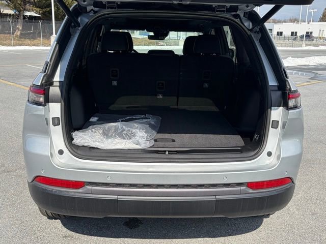 New 2026 Jeep Grand Cherokee Limited w/ Limited Altitude Package image 11