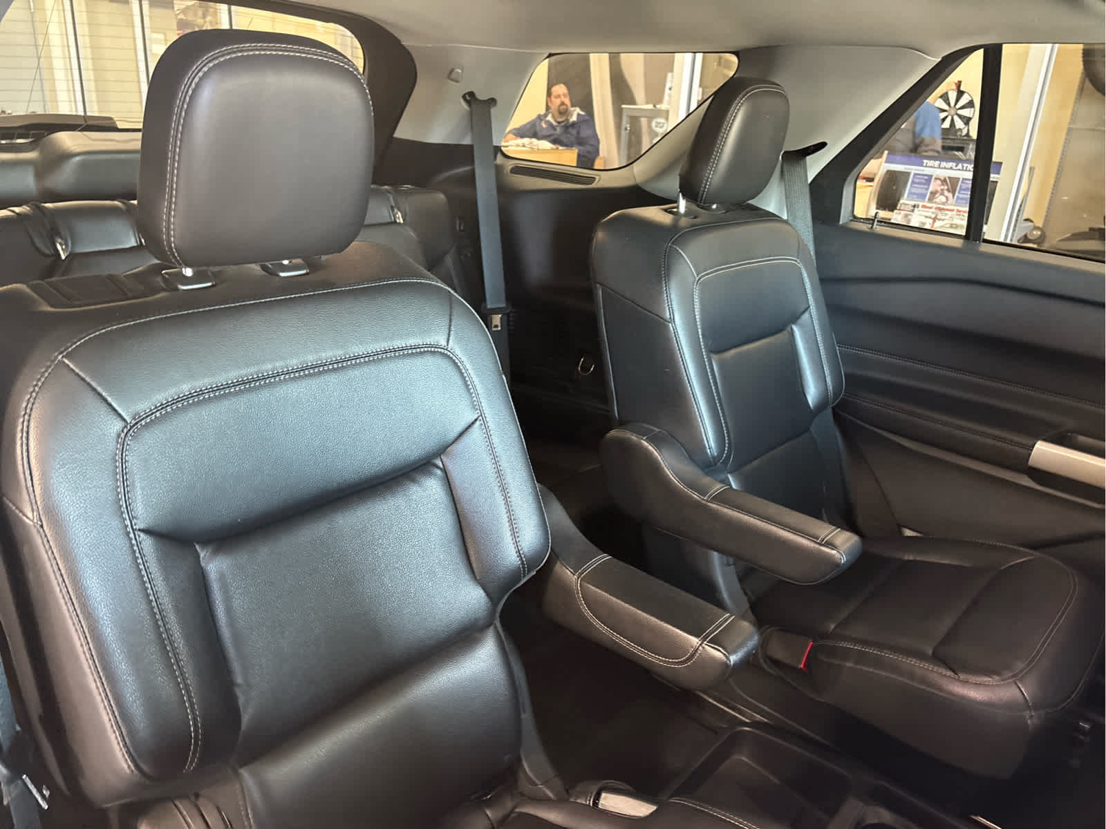 Used 2021 Ford Explorer XLT w/ Equipment Group 202A AWD/4WD image 37