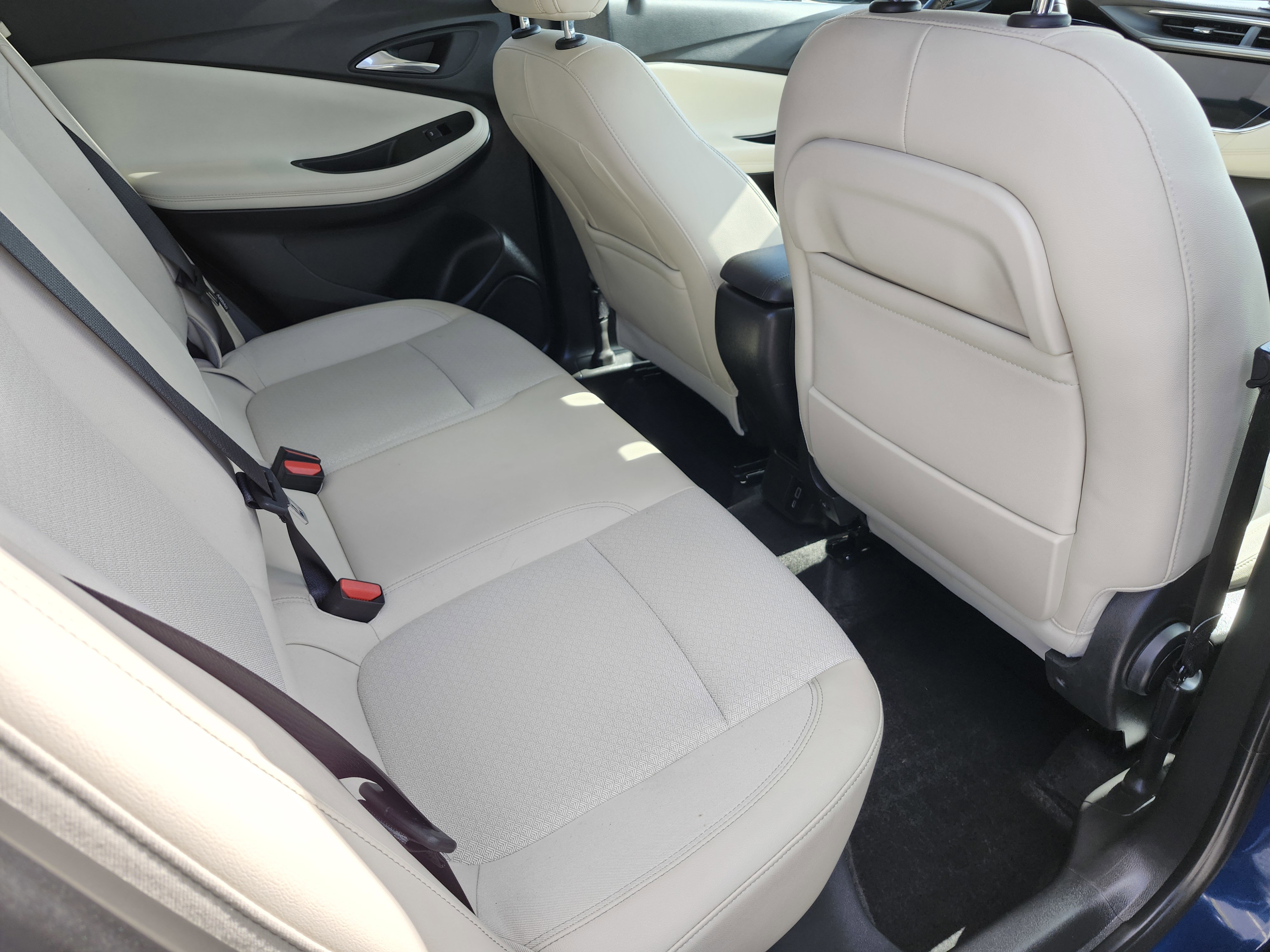 Used 2020 Buick Encore GX Select AWD/4WD image 21