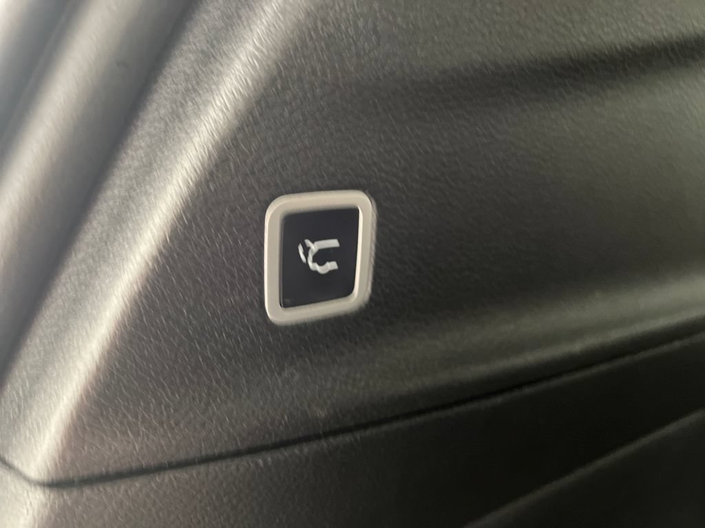 Used 2025 Chrysler Pacifica Select FWD image 47