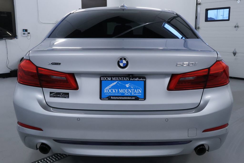 Used 2019 BMW 530i xDrive w/ Convenience Package AWD/4WD image 6