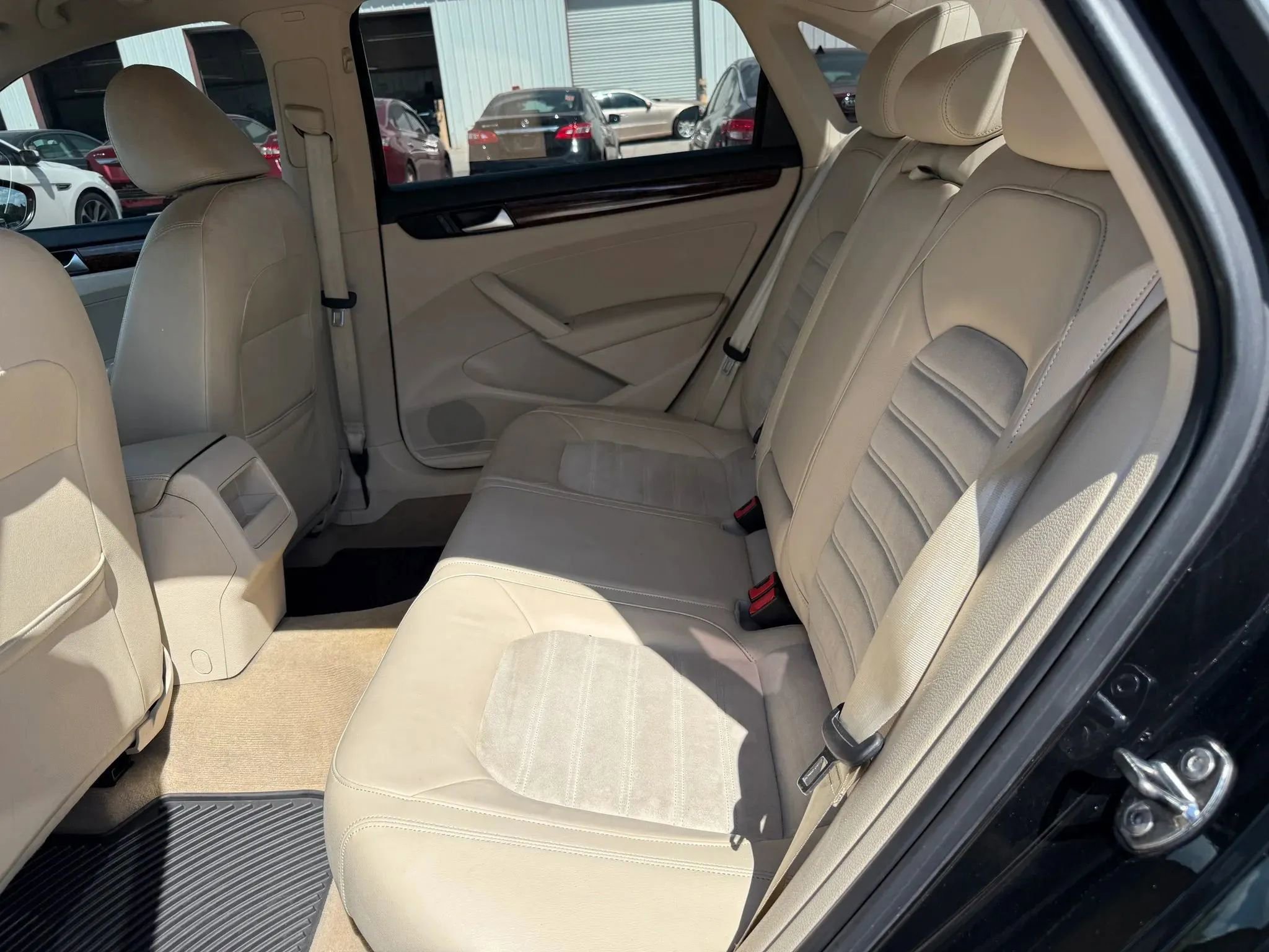 Used 2012 Volkswagen Passat 3.6 SEL Premium image 21