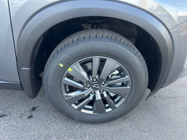 New 2025 Nissan Pathfinder SV image 32