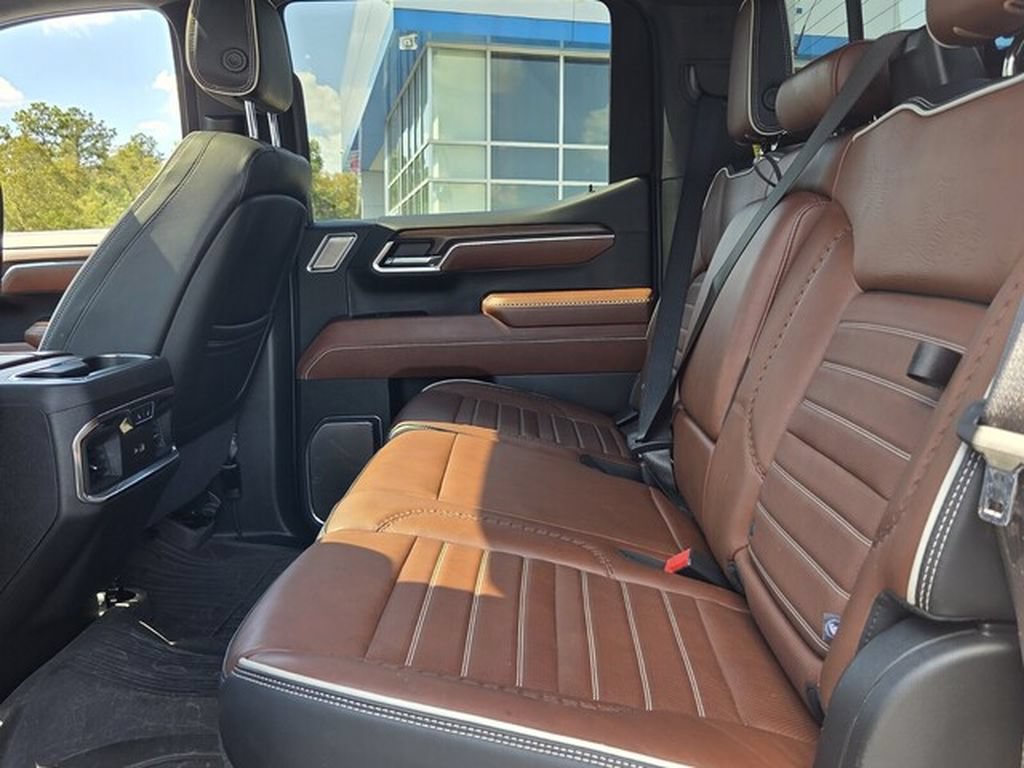 Used 2024 GMC Sierra 1500 Denali Ultimate AWD/4WD image 11