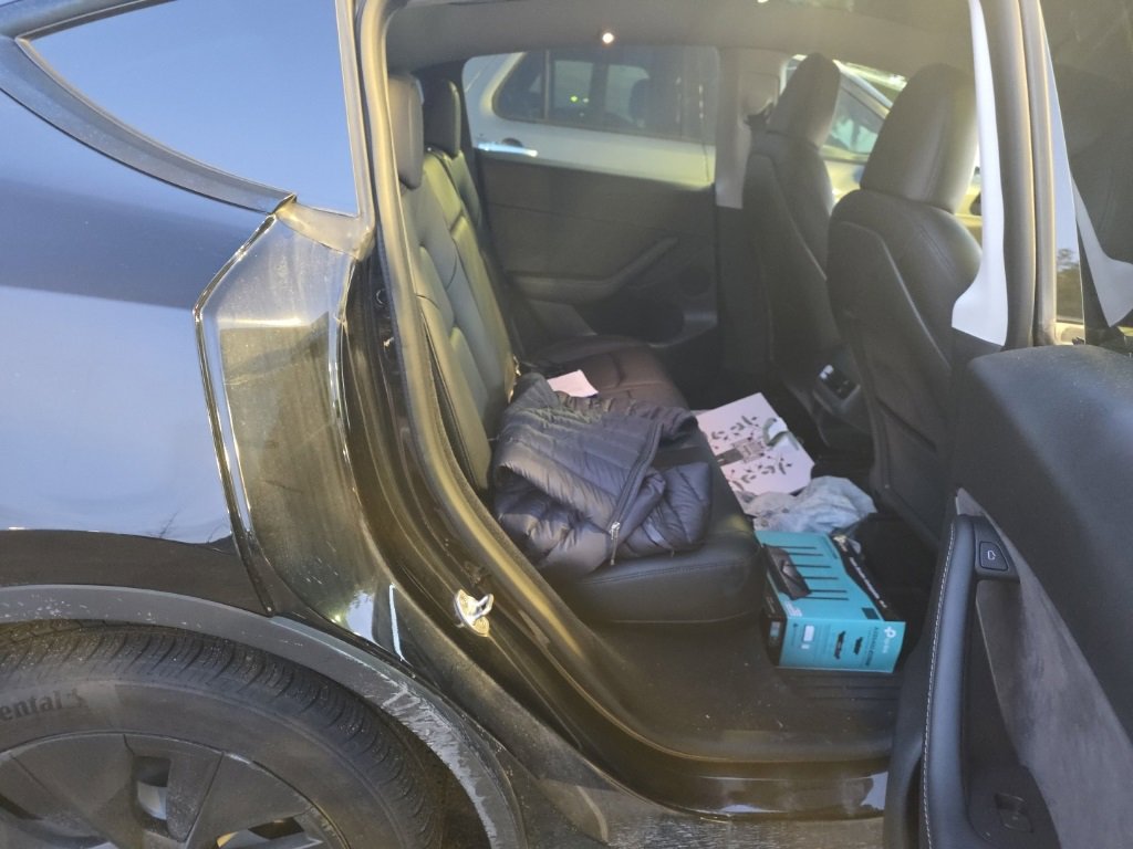 Used 2022 Tesla Model Y Long Range image 10