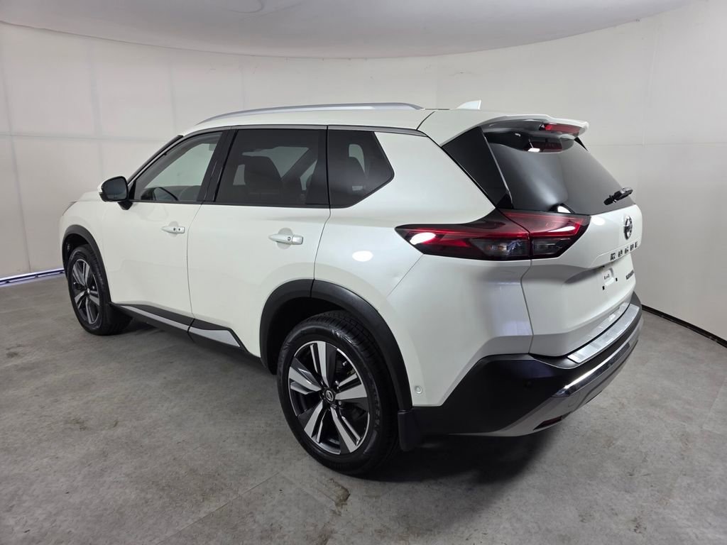 Used 2021 Nissan Rogue Platinum image 6